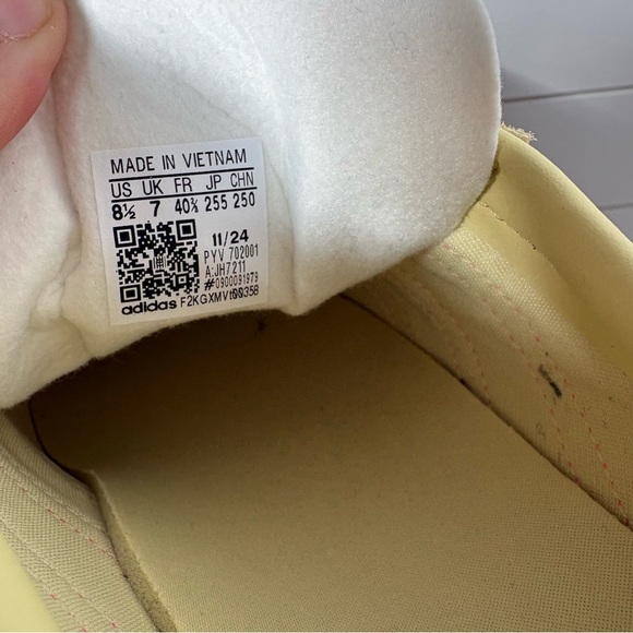 New adidas Women’s Gazelle Yellow Lucid Pink Rare Size 8.5 Lifestyle Streetwear - Picture 5 of 8